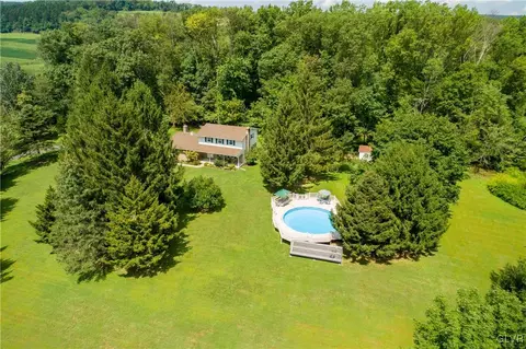 2186 E Best Rd, Bath, PA 18014 photo 4