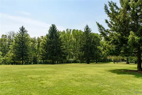 2186 E Best Rd, Bath, PA 18014 photo 6