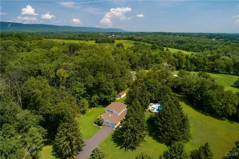 2186 E Best Rd, Bath, PA 18014 photo 5