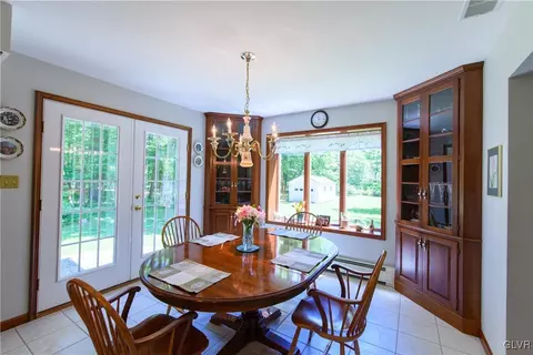 2186 E Best Rd, Bath, PA 18014 photo 17