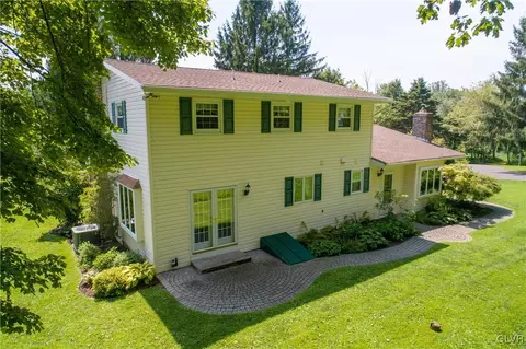 2186 E Best Rd, Bath, PA 18014 photo 3