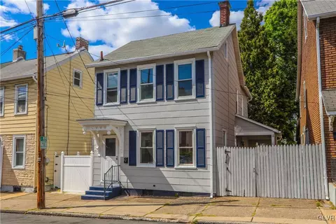 131 E Garrison St, Bethlehem, PA 18018 photo 1