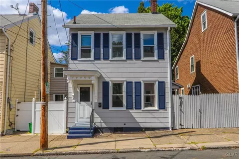 131 E Garrison St, Bethlehem, PA 18018 photo 2
