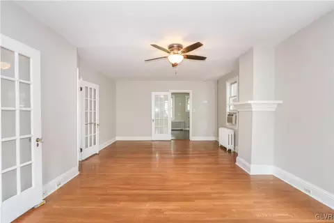 131 E Garrison St, Bethlehem, PA 18018 photo 4