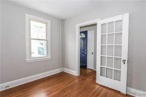 131 E Garrison St, Bethlehem, PA 18018 photo 3