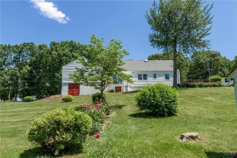2477 Fox Rd, Bath, PA 18014 photo 3