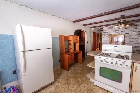 2477 Fox Rd, Bath, PA 18014 photo 8