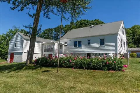 2477 Fox Rd, Bath, PA 18014 photo 4
