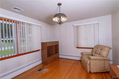 2477 Fox Rd, Bath, PA 18014 photo 14