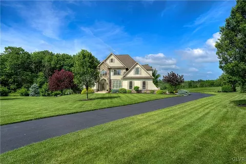 211 Klein Rd, Bath, PA 18014 photo 5
