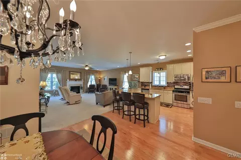 6935 Constitution Dr, Bethlehem, PA 18017 photo 11