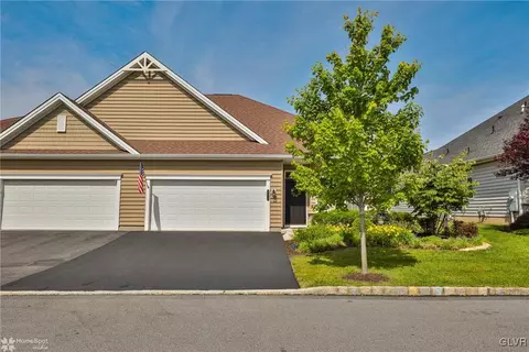 6935 Constitution Dr, Bethlehem, PA 18017 photo 1