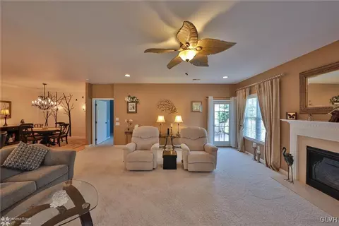 6935 Constitution Dr, Bethlehem, PA 18017 photo 19