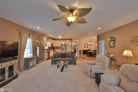6935 Constitution Dr, Bethlehem, PA 18017 photo 21