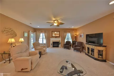 6935 Constitution Dr, Bethlehem, PA 18017 photo 16
