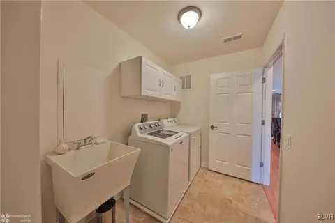 6935 Constitution Dr, Bethlehem, PA 18017 photo 9