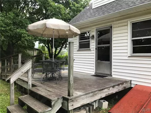233 3rd St, Wind Gap, PA 18091 photo 13