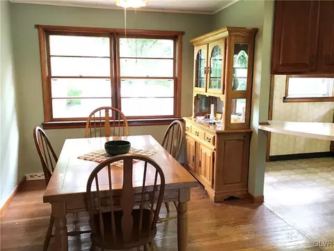 233 3rd St, Wind Gap, PA 18091 photo 6