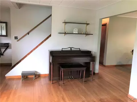 233 3rd St, Wind Gap, PA 18091 photo 5