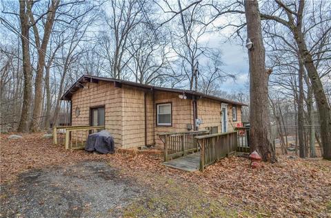 2106 Eagle Path, Bushkill, PA 18324 photo 1