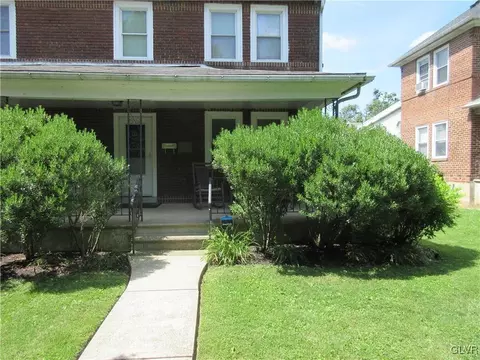 792 E Washington Ave, Bethlehem, PA 18017 photo 3
