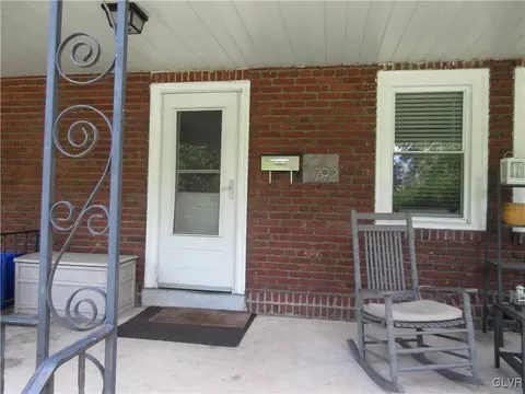 792 E Washington Ave, Bethlehem, PA 18017 photo 5