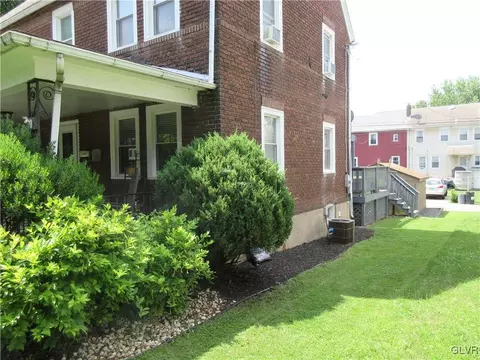 792 E Washington Ave, Bethlehem, PA 18017 photo 2