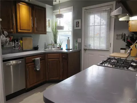 792 E Washington Ave, Bethlehem, PA 18017 photo 15
