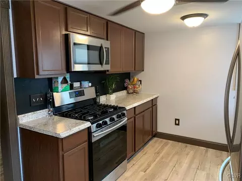 242 E Goepp St, Bethlehem, PA 18018 photo 8