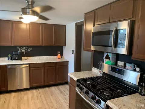 242 E Goepp St, Bethlehem, PA 18018 photo 9