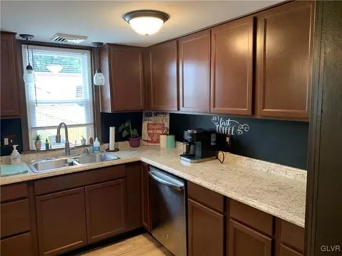 242 E Goepp St, Bethlehem, PA 18018 photo 6