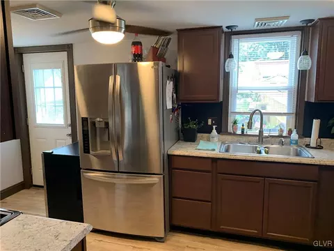 242 E Goepp St, Bethlehem, PA 18018 photo 7