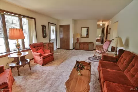 460 E Macada Rd, Bethlehem, PA 18017 photo 10