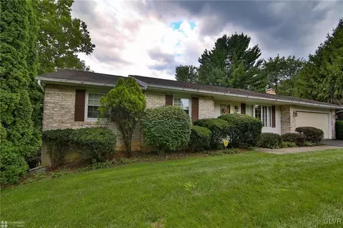 460 E Macada Rd, Bethlehem, PA 18017 photo 3