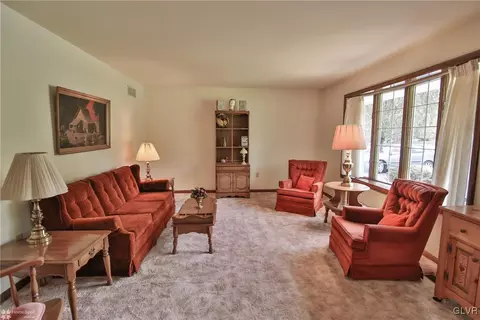460 E Macada Rd, Bethlehem, PA 18017 photo 9