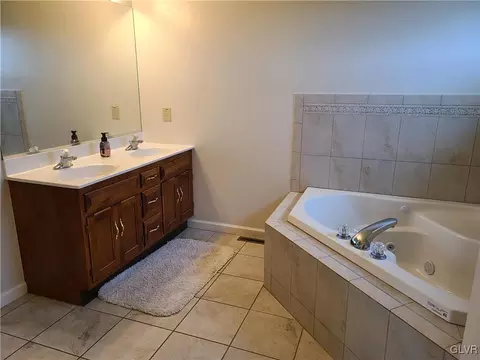 2960 Walker Rd, Bath, PA 18014 photo 17