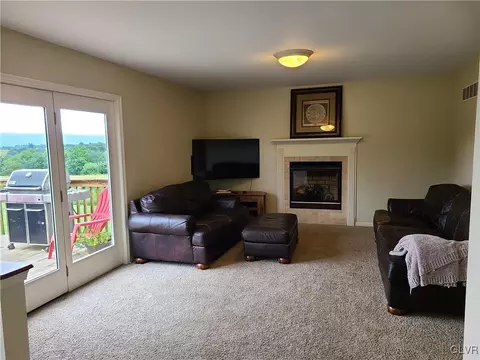 2960 Walker Rd, Bath, PA 18014 photo 9