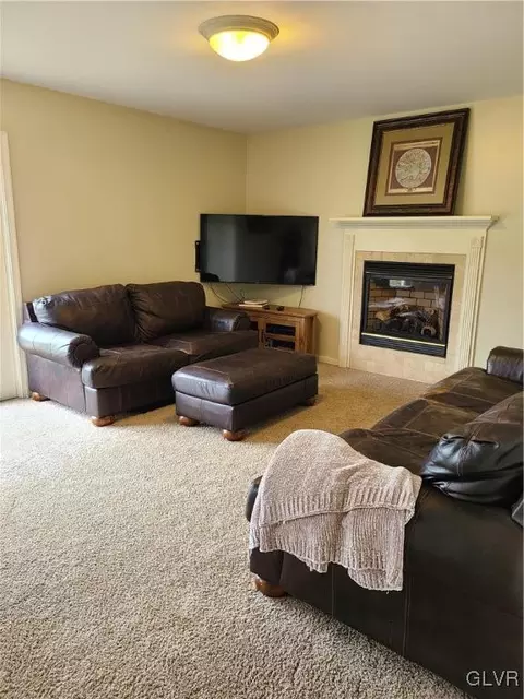 2960 Walker Rd, Bath, PA 18014 photo 8