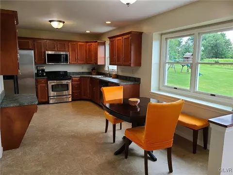 2960 Walker Rd, Bath, PA 18014 photo 12