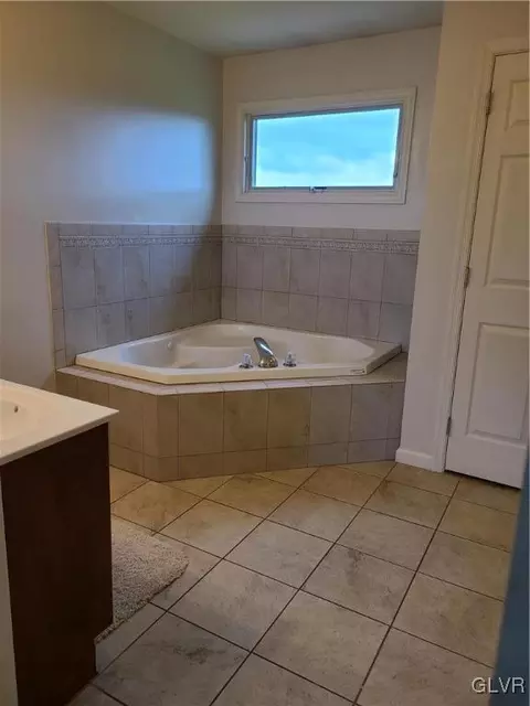 2960 Walker Rd, Bath, PA 18014 photo 16