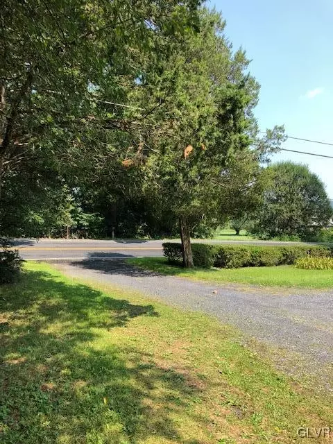 2345 E Scenic Dr, Bath, PA 18014 photo 26