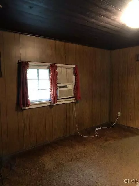 2345 E Scenic Dr, Bath, PA 18014 photo 7