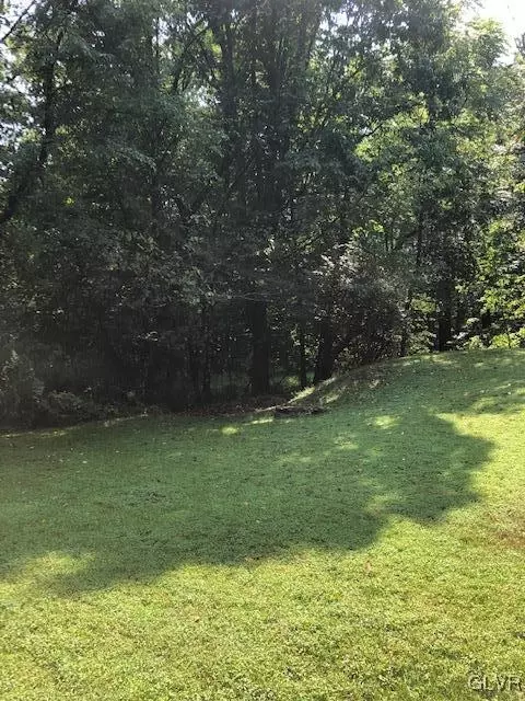 2345 E Scenic Dr, Bath, PA 18014 photo 25