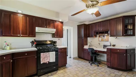 325 E Wall St, Bethlehem, PA 18018 photo 8