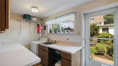 325 E Wall St, Bethlehem, PA 18018 photo 20