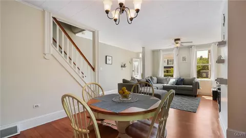 325 E Wall St, Bethlehem, PA 18018 photo 3
