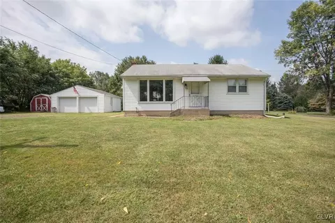 119 Clearview Ln, Bath, PA 18014 photo 1