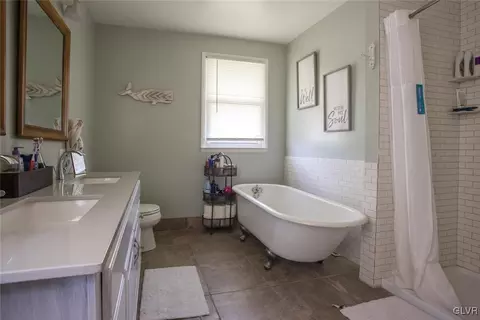 119 Clearview Ln, Bath, PA 18014 photo 9