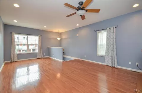 248 E Union Blvd, Bethlehem, PA 18018 photo 2