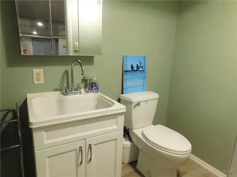 109 E Northampton St, Bath, PA 18014 photo 29